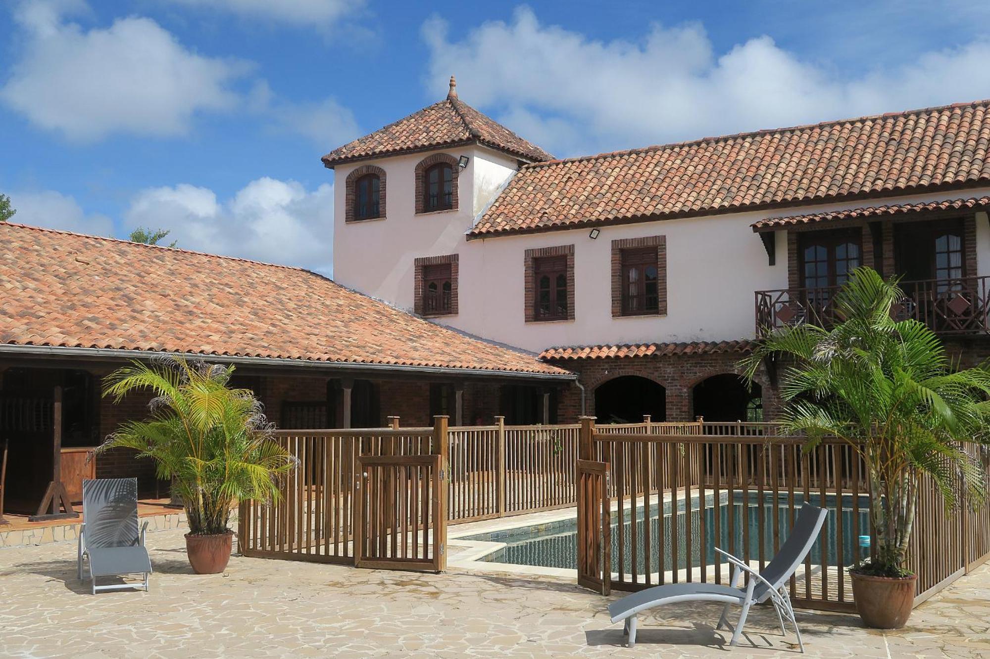 Domaine Du Chateau Les Trois-Ilets Exterior photo