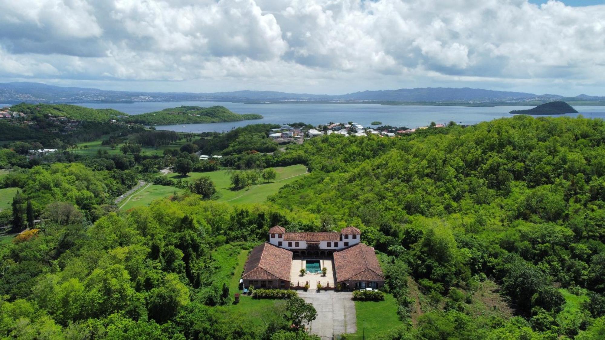 Domaine Du Chateau Les Trois-Ilets Exterior photo