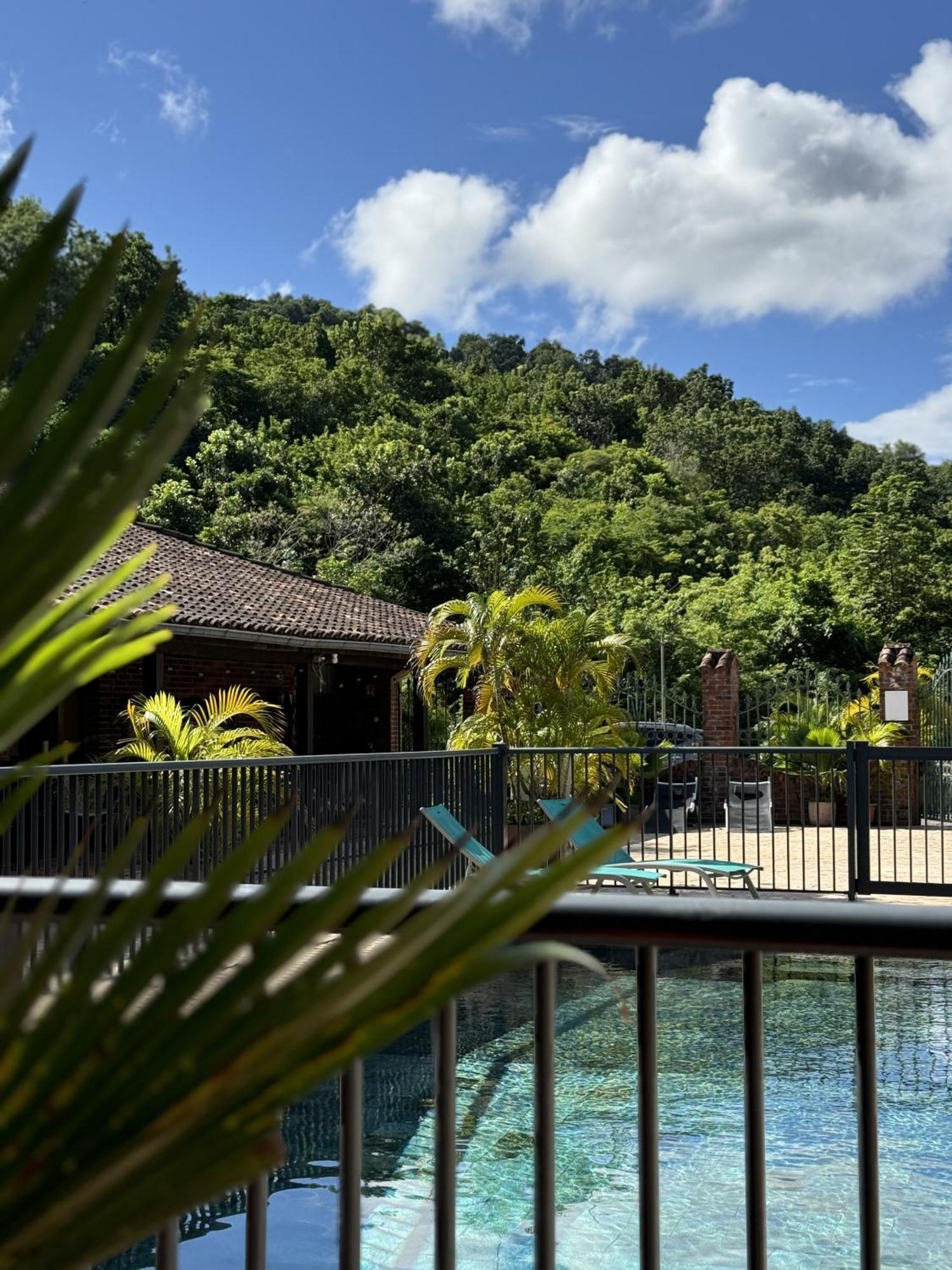 Domaine Du Chateau Les Trois-Ilets Exterior photo